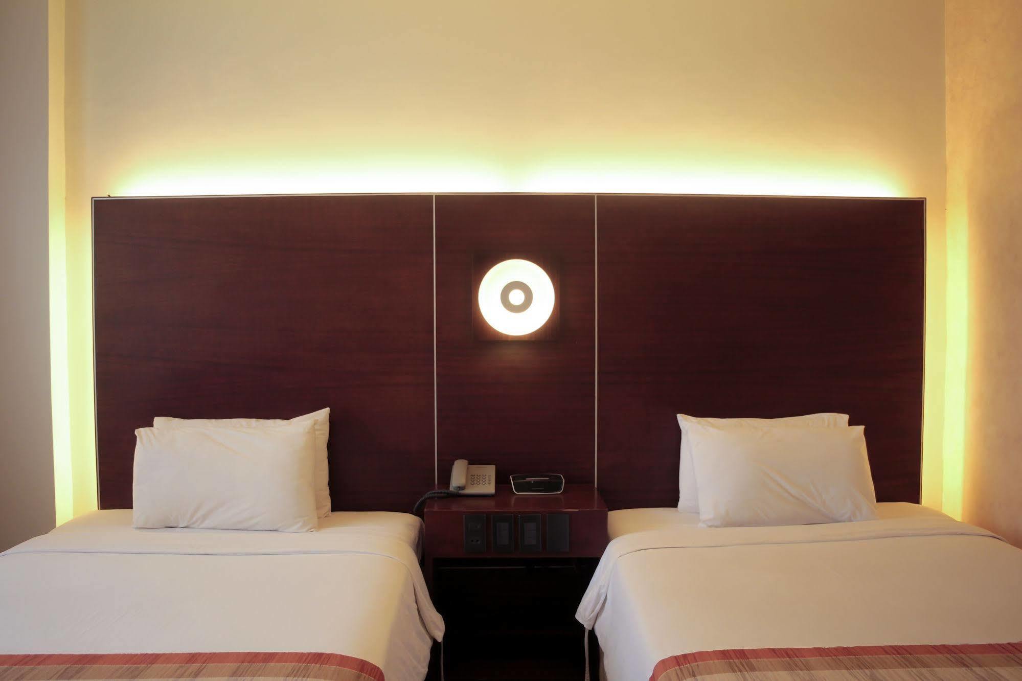 Casablanca Suites Legazpi Eksteriør bilde